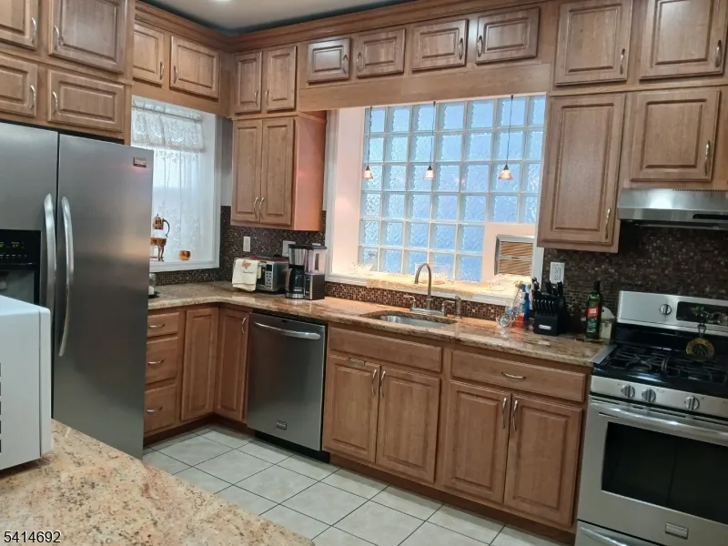 308 17Th Ave Paterson City, NJ 07504