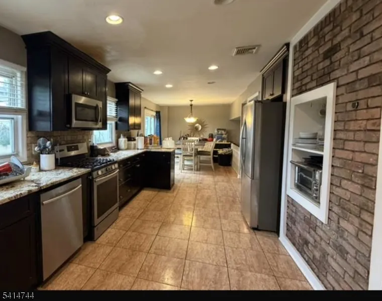 12 Drapkin Ave Linden City, NJ 07036