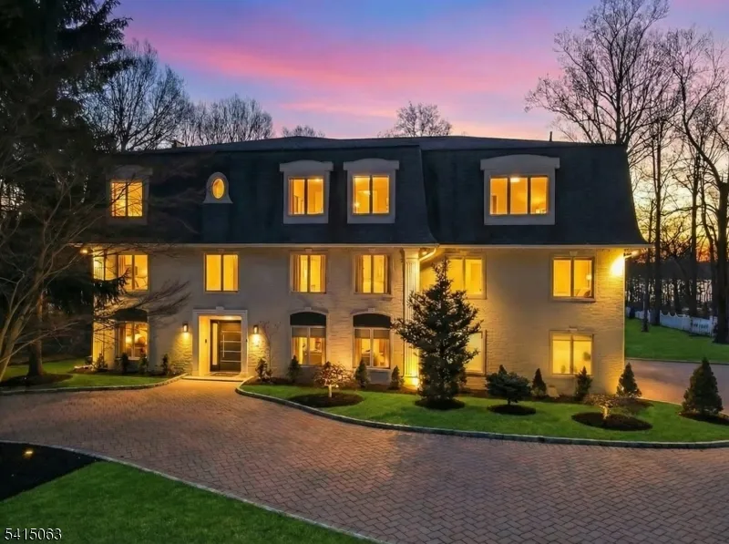 99 Ogle Rd Old Tappan, NJ 07675