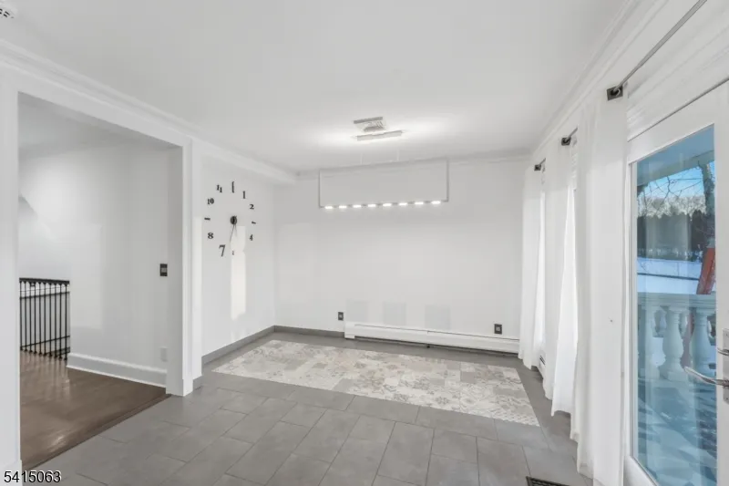 99 Ogle Rd Old Tappan, NJ 07675