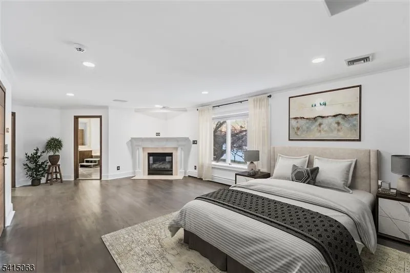 99 Ogle Rd Old Tappan, NJ 07675
