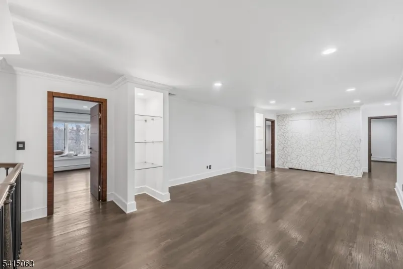 99 Ogle Rd Old Tappan, NJ 07675