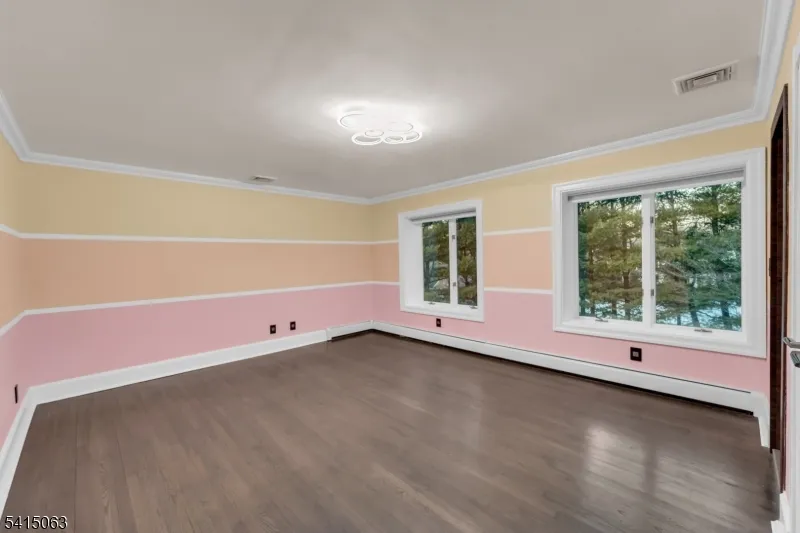 99 Ogle Rd Old Tappan, NJ 07675