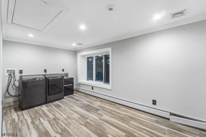 99 Ogle Rd Old Tappan, NJ 07675