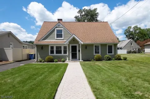 122 Greenbrook Rd