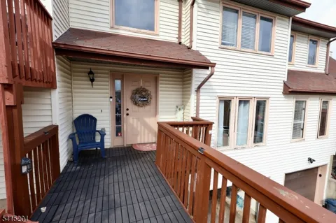 4 Sickle St