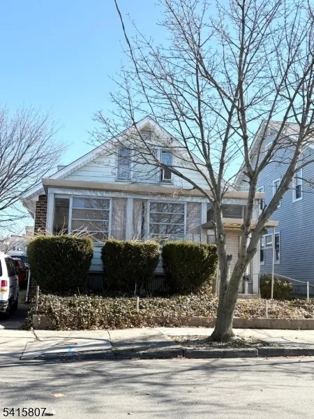606 Hagel Ave Linden City, NJ 07036