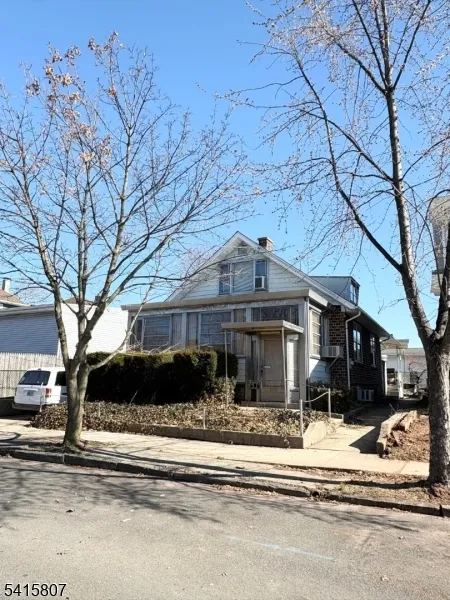 606 Hagel Ave Linden City, NJ 07036