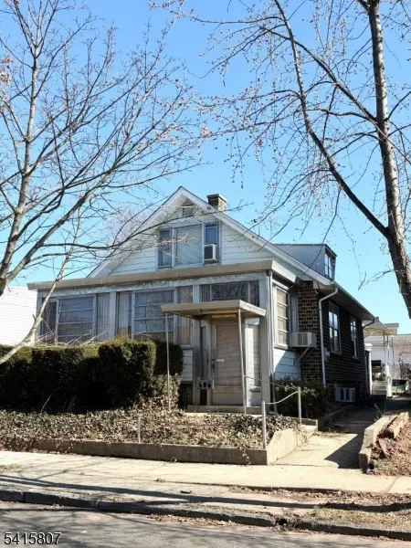 606 Hagel Ave Linden City, NJ 07036
