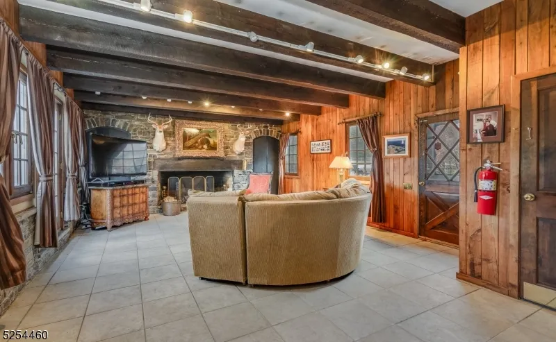259 COUNTY ROAD 519 Kingwood, NJ 08559