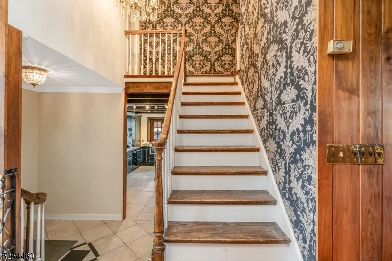 259 COUNTY ROAD 519 Kingwood, NJ 08559