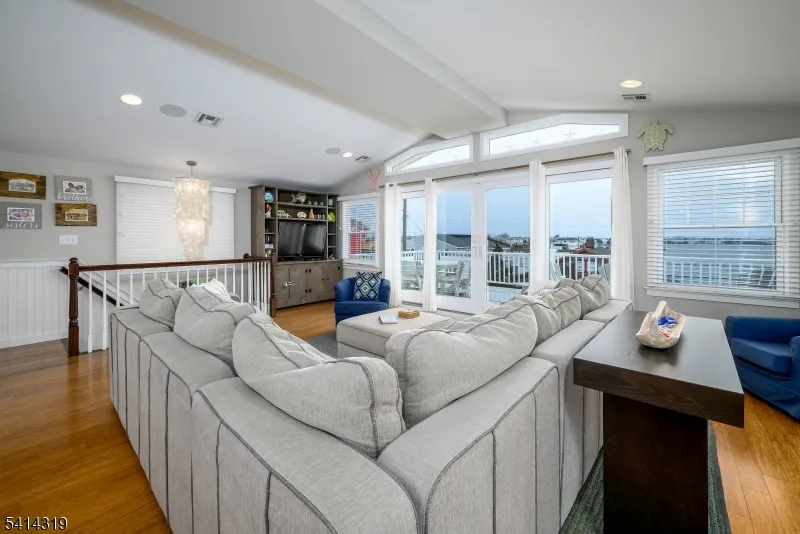 46 W 80th St Harvey Cedars, NJ 08008