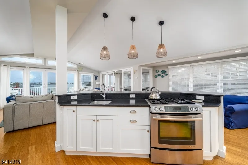 46 W 80th St Harvey Cedars, NJ 08008
