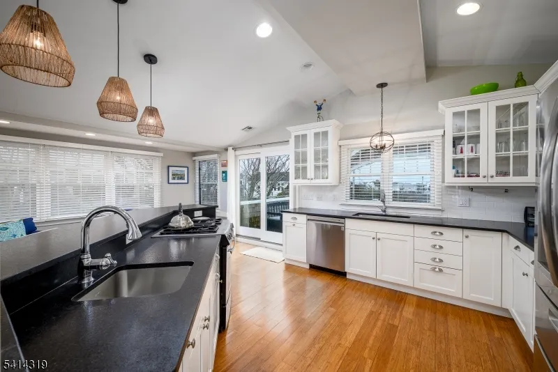 46 W 80th St Harvey Cedars, NJ 08008