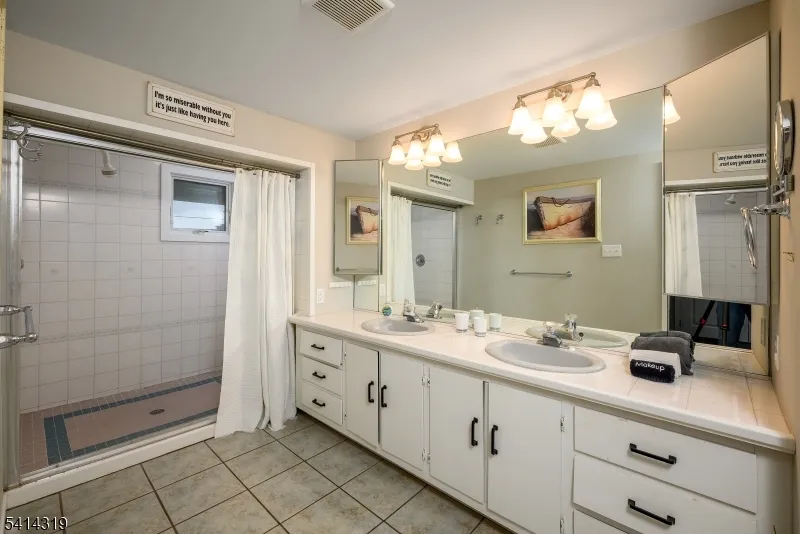 46 W 80th St Harvey Cedars, NJ 08008
