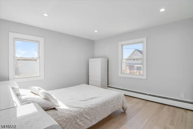 565 Center St Wood-Ridge, NJ 07075