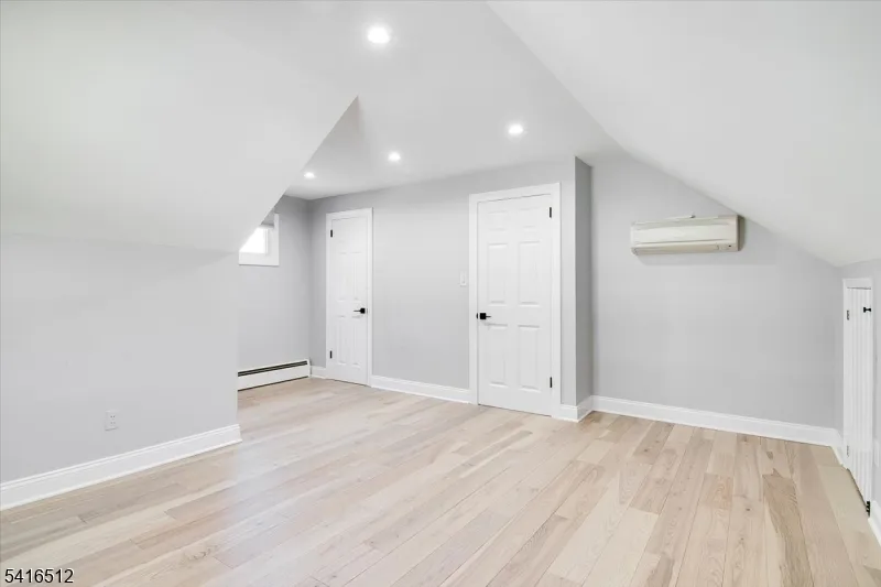 565 Center St Wood-Ridge, NJ 07075