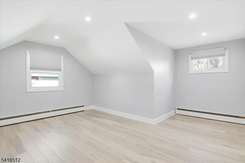 565 Center St Wood-Ridge, NJ 07075