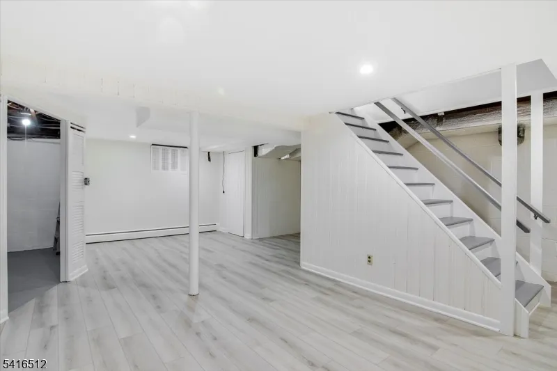 565 Center St Wood-Ridge, NJ 07075