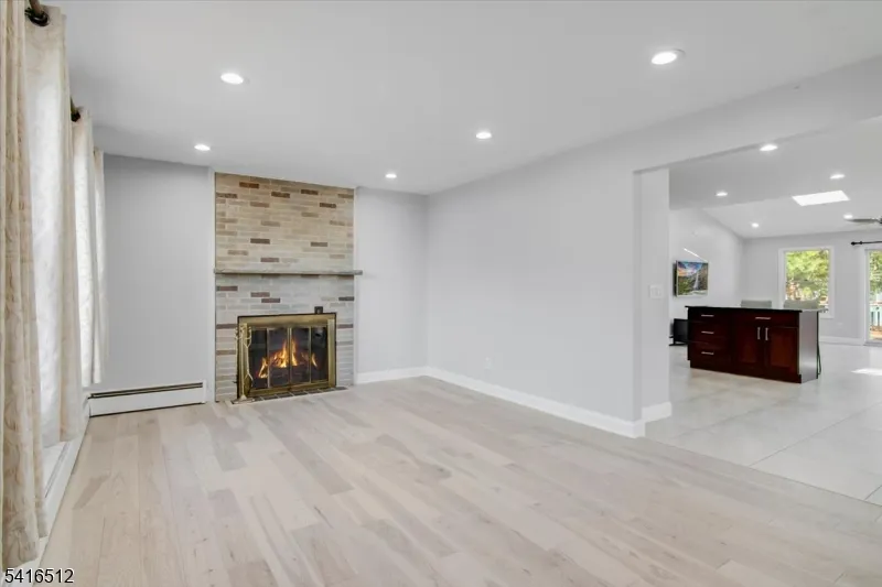 565 Center St Wood-Ridge, NJ 07075