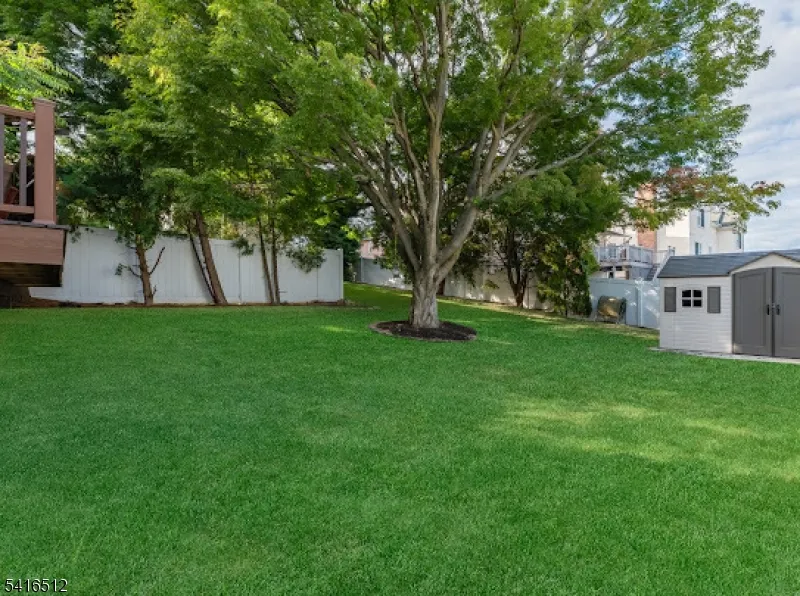 565 Center St Wood-Ridge, NJ 07075