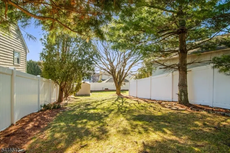 565 Center St Wood-Ridge, NJ 07075
