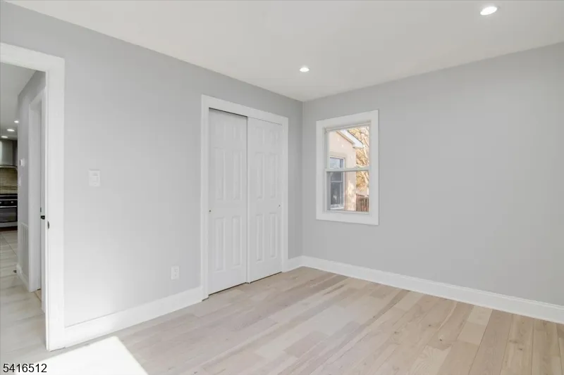 565 Center St Wood-Ridge, NJ 07075