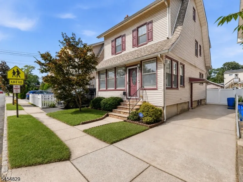 22 Prospect St Bloomfield, NJ 07003