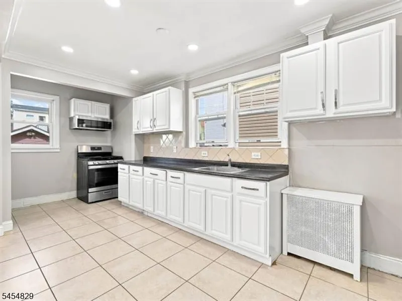 22 Prospect St Bloomfield, NJ 07003