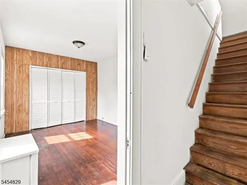 22 Prospect St Bloomfield, NJ 07003