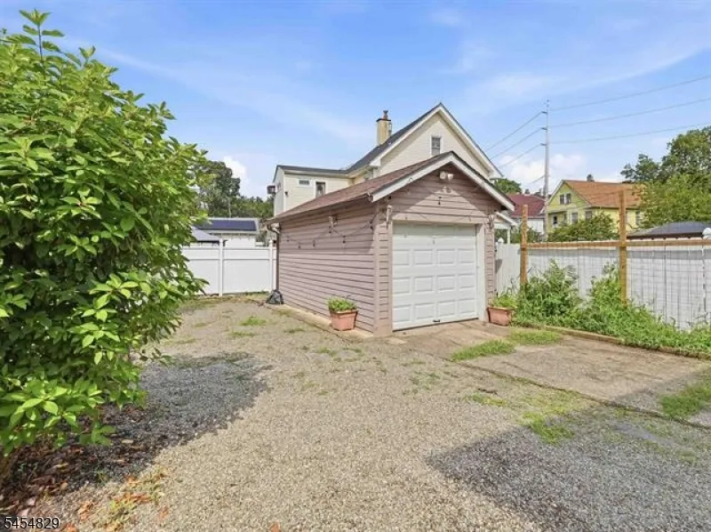 22 Prospect St Bloomfield, NJ 07003