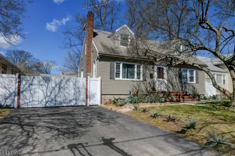 539 Monmouth Ave