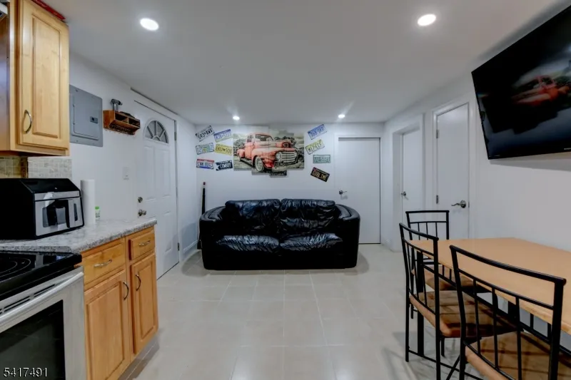 539 Monmouth Ave Linden City, NJ 07036