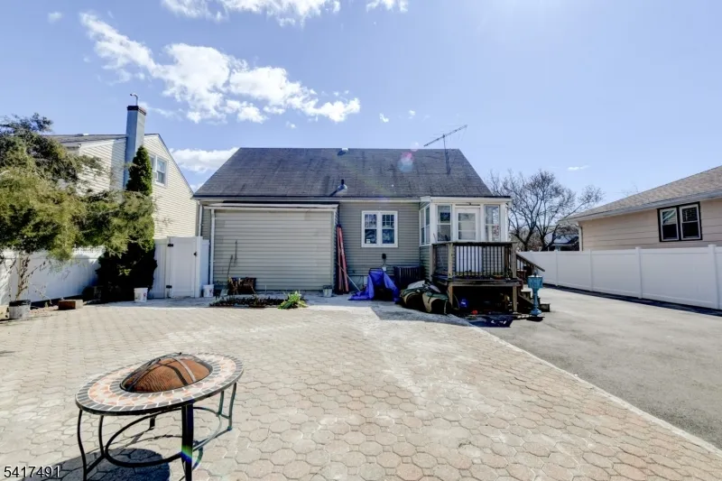 539 Monmouth Ave Linden City, NJ 07036