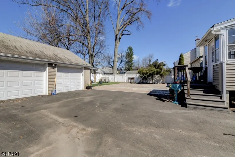 539 Monmouth Ave Linden City, NJ 07036