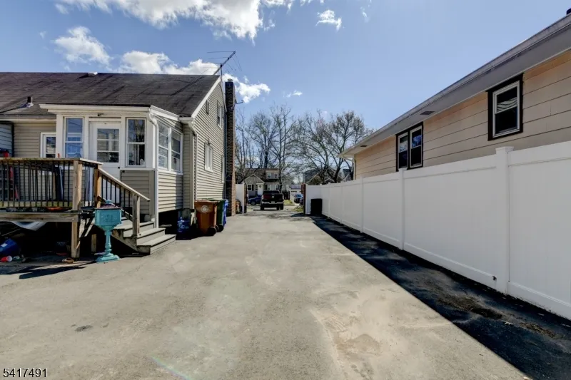 539 Monmouth Ave Linden City, NJ 07036