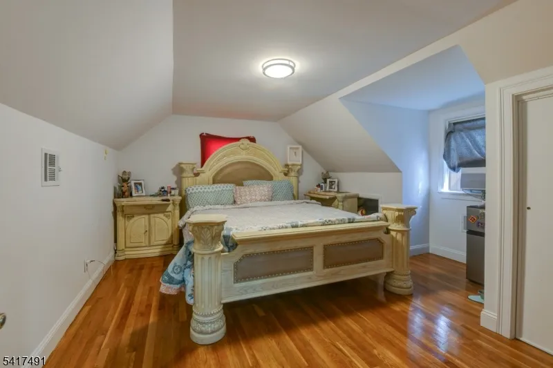 539 Monmouth Ave Linden City, NJ 07036