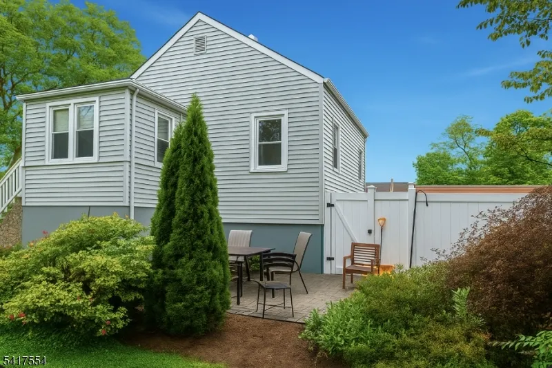 17 Carteret St Bloomfield, NJ 07003