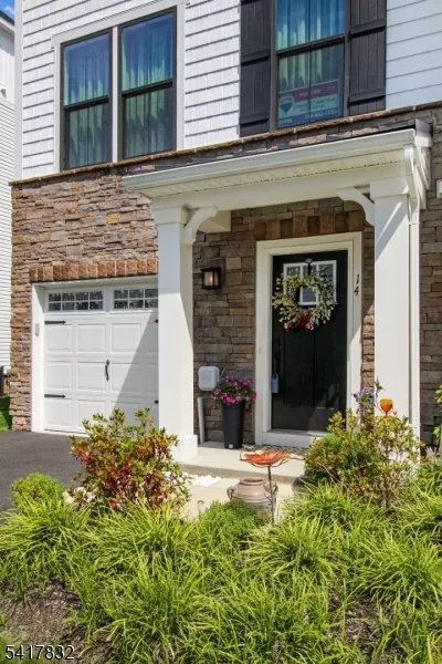 14 Saw Mill Circle