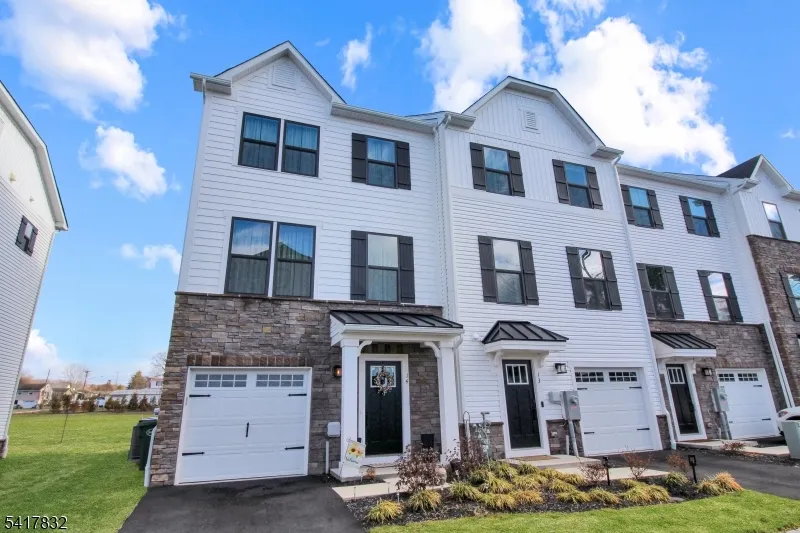 14 Saw Mill Circle Hackettstown Town, NJ 07840