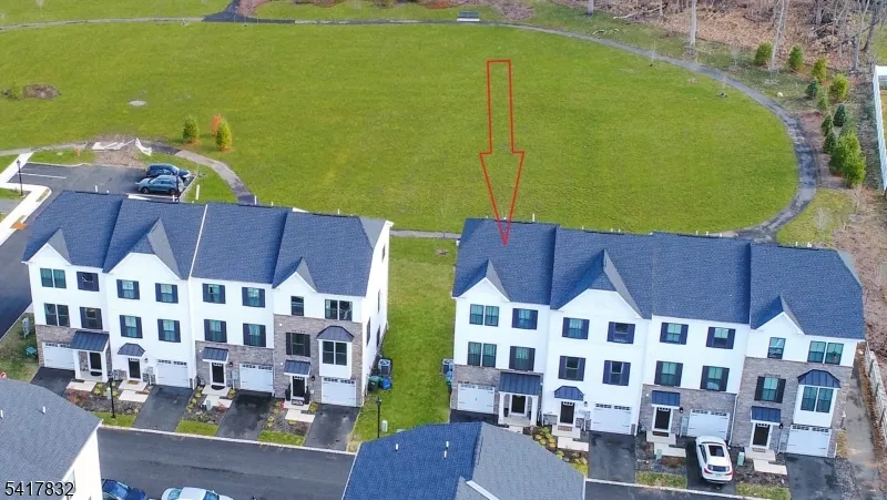 14 Saw Mill Circle Hackettstown Town, NJ 07840