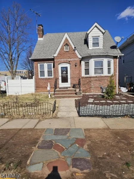 836 Summit St Linden City, NJ 07036