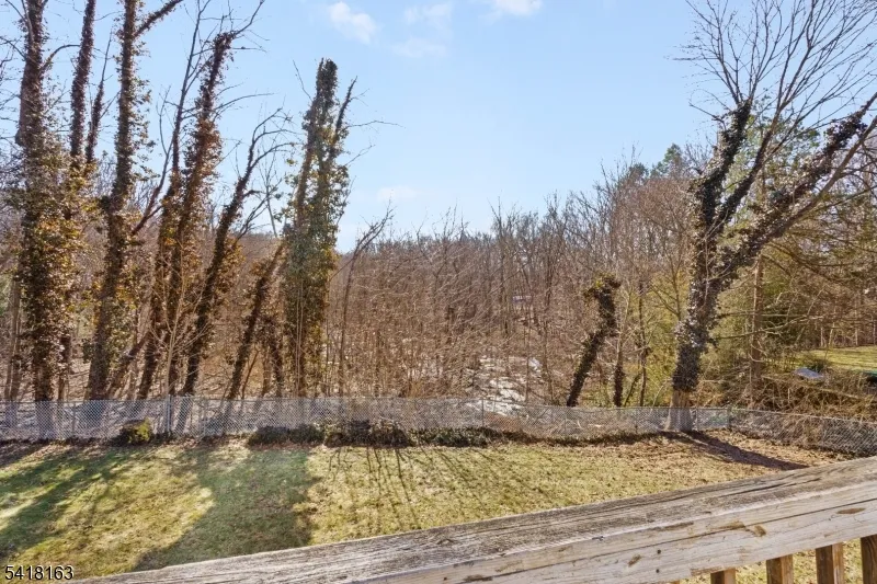 18 Kendall Dr Ringwood, NJ 07456