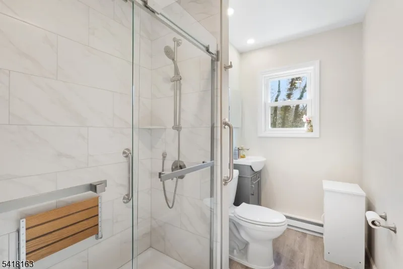 18 Kendall Dr Ringwood, NJ 07456