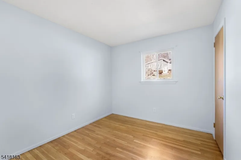 18 Kendall Dr Ringwood, NJ 07456