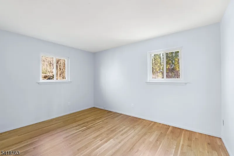 18 Kendall Dr Ringwood, NJ 07456
