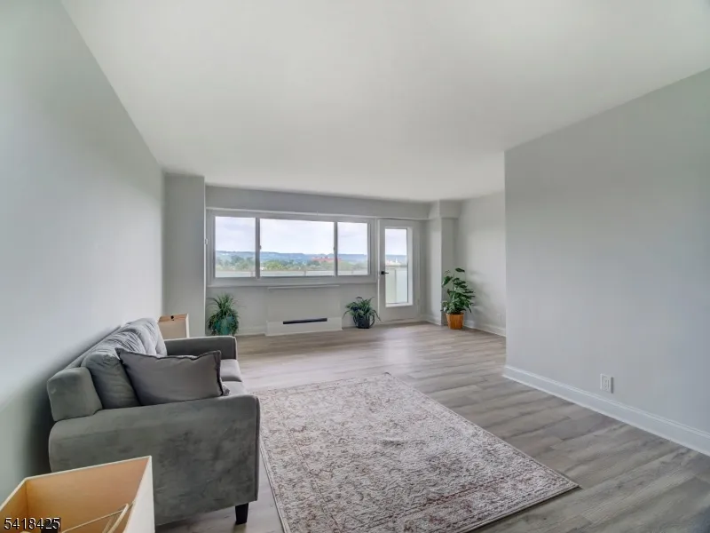 377 S Harrison Street #8I Unit 8I East Orange City, NJ 07018