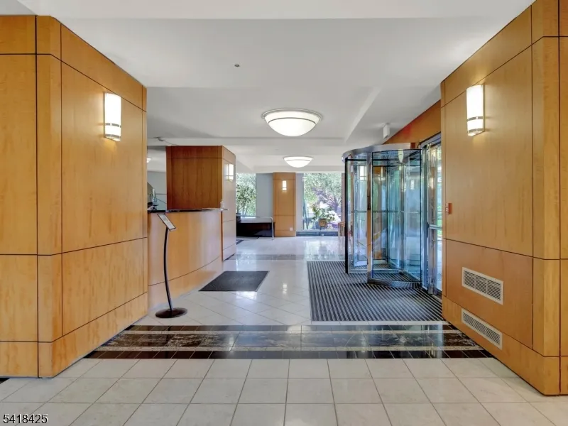 377 S Harrison Street #8I Unit 8I East Orange City, NJ 07018