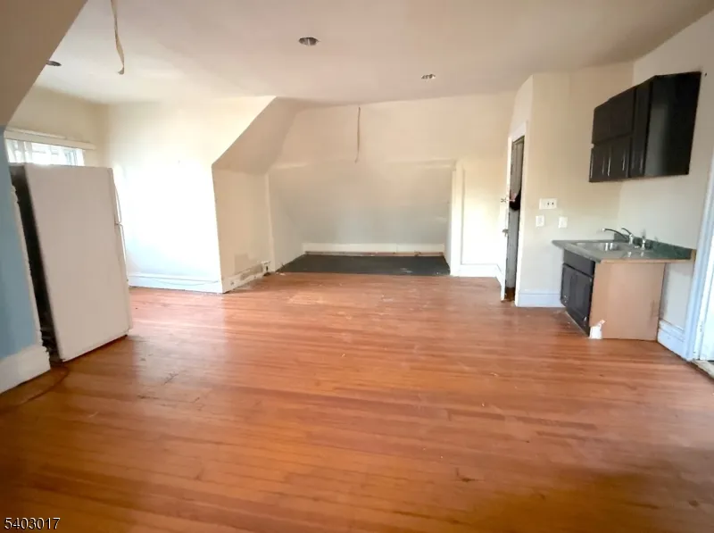 66 Scheerer Ave Newark City, NJ 07112
