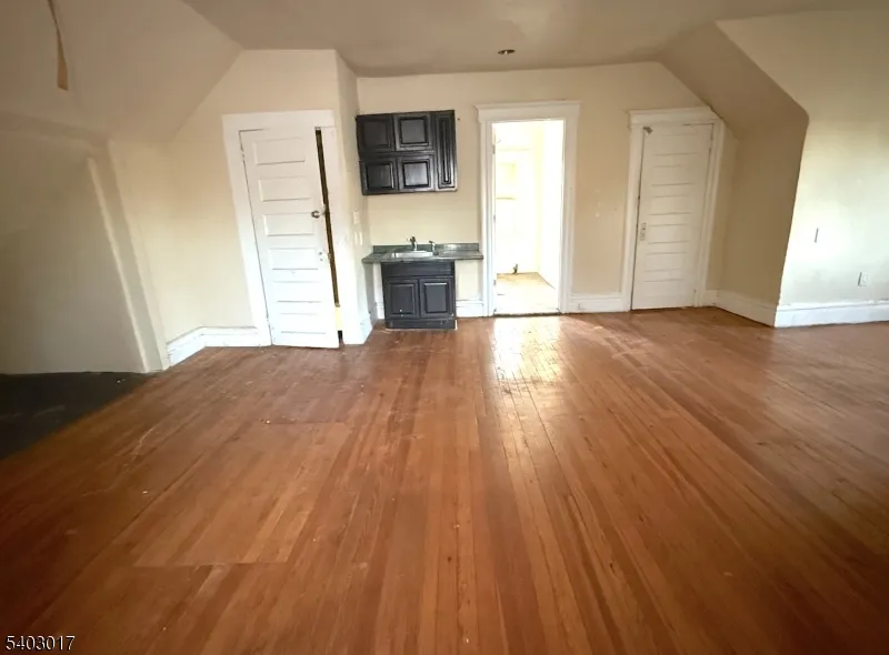 66 Scheerer Ave Newark City, NJ 07112